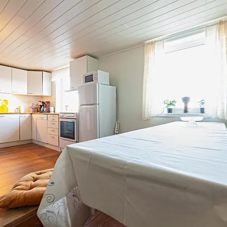 Koselig Lite Hus Ved Nonstinden,
