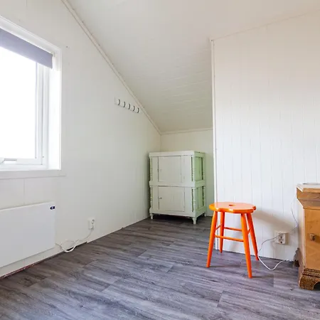 Koselig Lite Hus Ved Nonstinden,