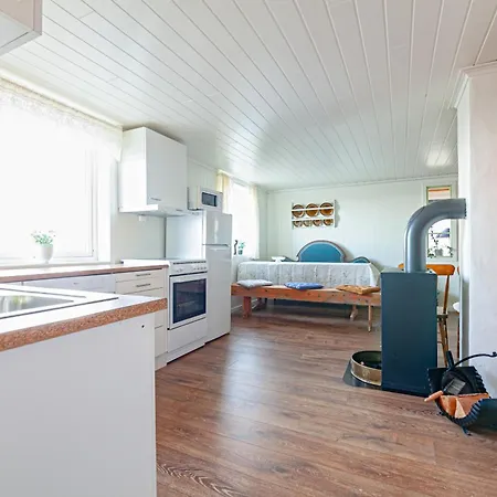 Koselig Lite Hus Ved Nonstinden, Holiday home Ballstad